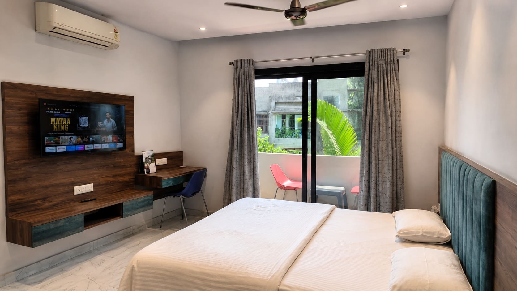 Deluxe Balcony Room